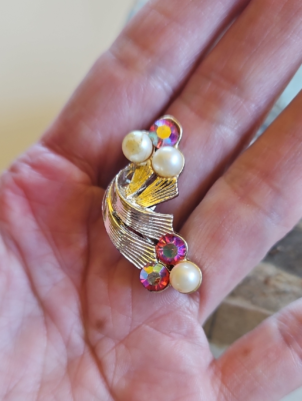 Gold Tone Faux Pearl And Red Aurora Borealis Rhinestone Clip Earrings - Picture 2 of 5